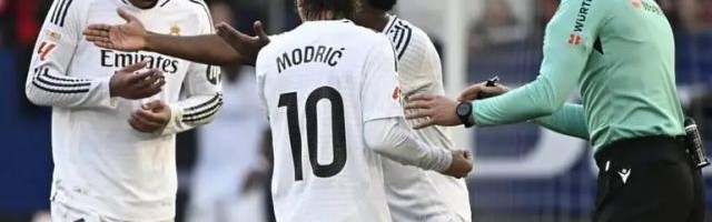 博鱼-同样曝英文粗口，青木翻过的案，贝林为何翻不了？