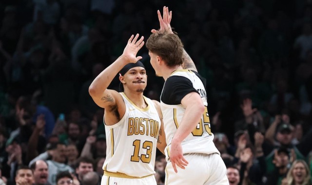 博鱼官网-常规赛收官战红黑榜，绿军展现深度掘金展现决心，一队搬石砸脚