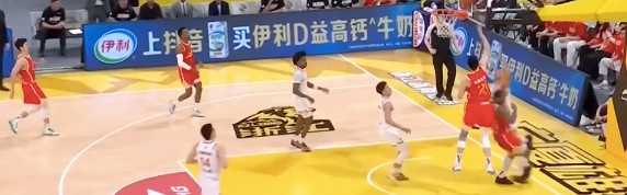 博鱼官网-首发狂轰99分！卫冕冠军扳回一城，张镇麟总决赛15连胜终结